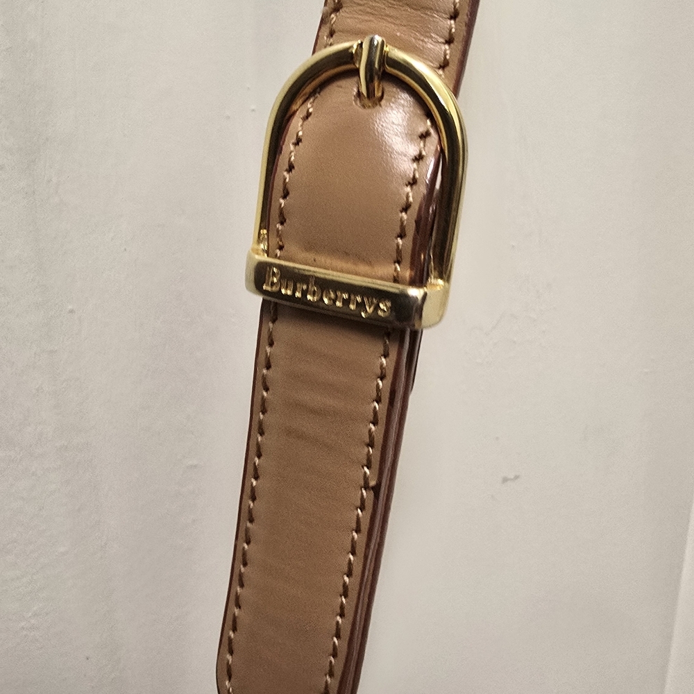 Burberry Multipocket Shoulder Bag 8 in x 10 in x 3.25 in. Bag Drop 18.5 in - Picture 7 of 17